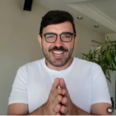 Manu, aluno de medicina da USP